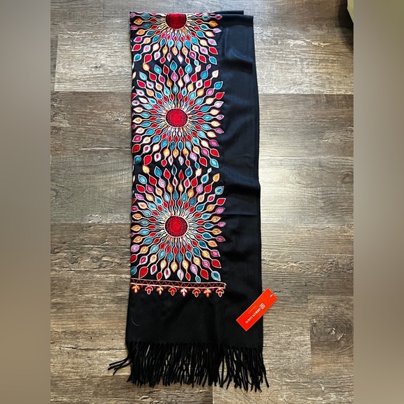 FINAL PRICE DROP NWT Embroidered Shawl - Picture 2 of 5
